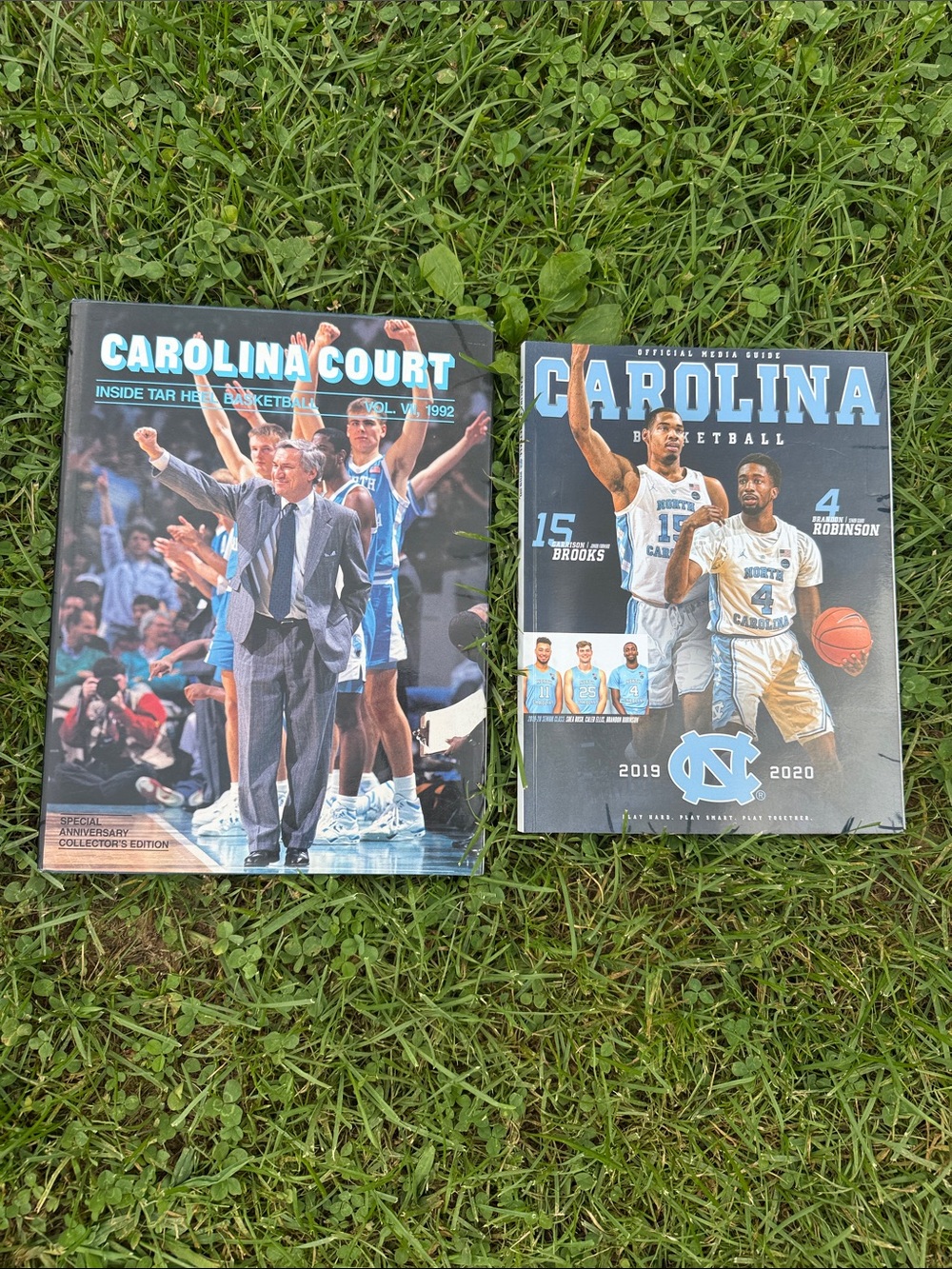 Official media guide badketball &Carolina Court1992 vintage 2 set
